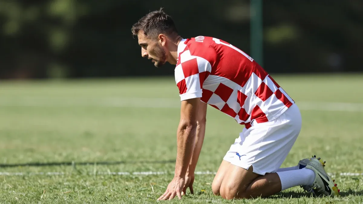 Hrvatska nogometna reprezentacija dobit će nove domaće i gostujuće dresove od Adidasa, koji će se prvi put nositi u...